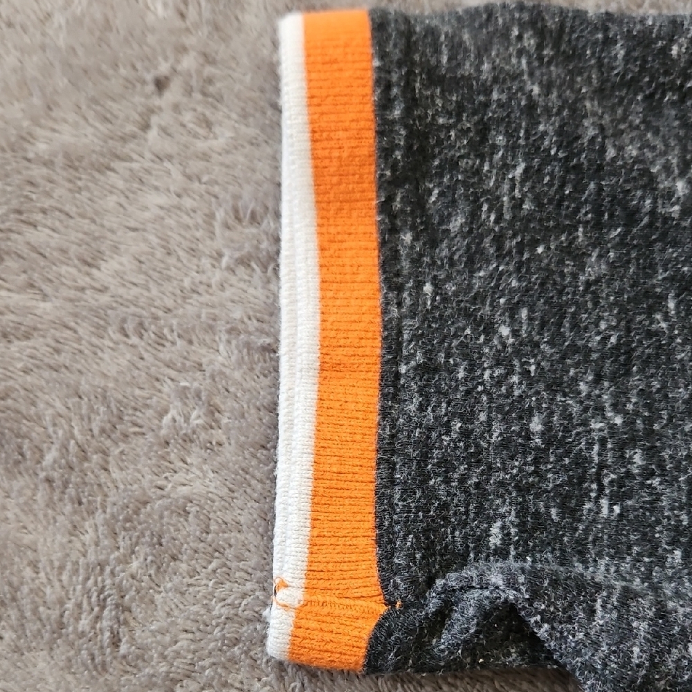 5th & Ocean Black and Orange V-Neck Kids Tee - Picture 7 of 7
